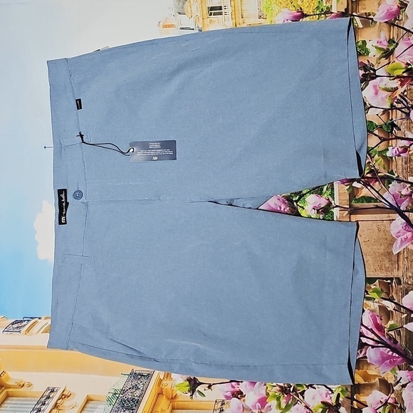 Travis Mathew Blue Shorts Beck Size 42 NWT
